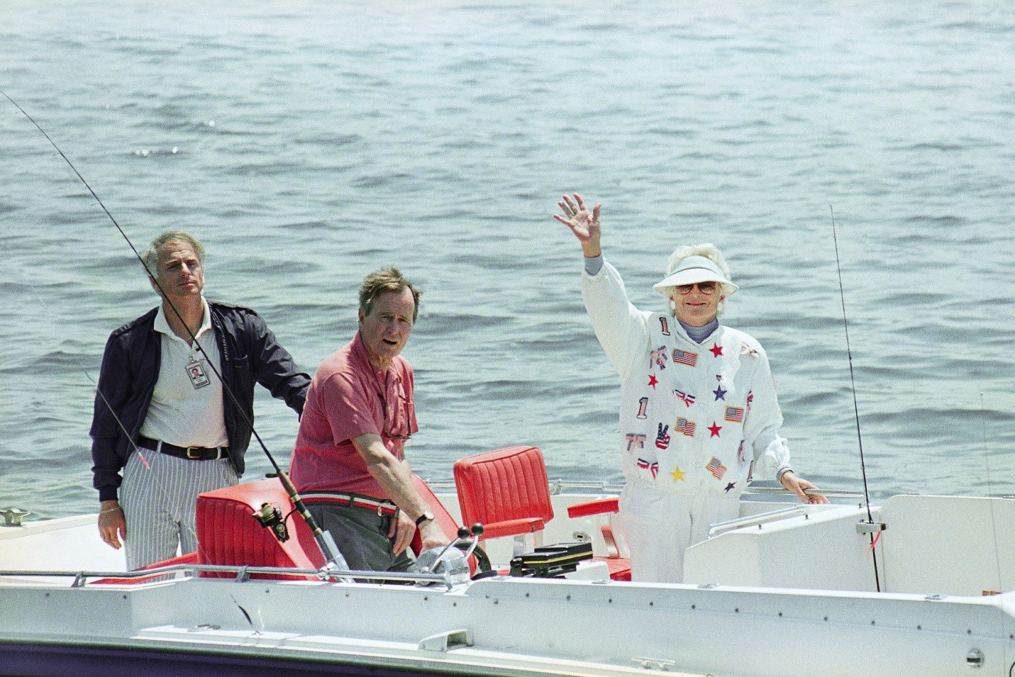 01. Lead image President and Mrs. Bush on Fidelity 01. Lead image President and Mrs. Bush on Fidelity
