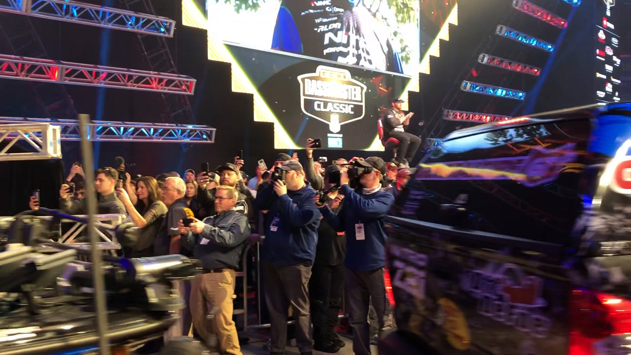 Bassmaster weigh-inOtt DeFoe