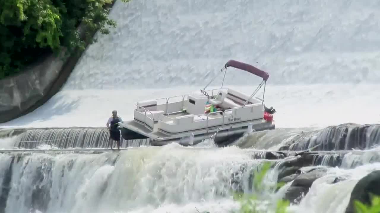 Pontoon-dam