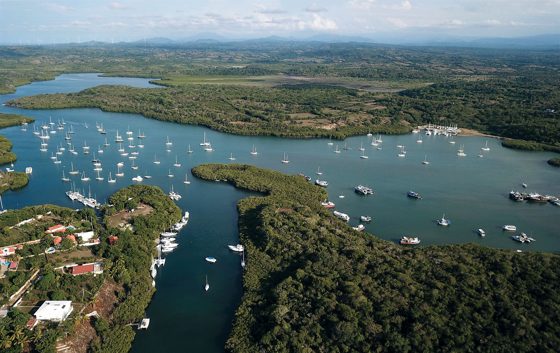 1_Luperon-Entire-Harbor_Cliff-Lyon