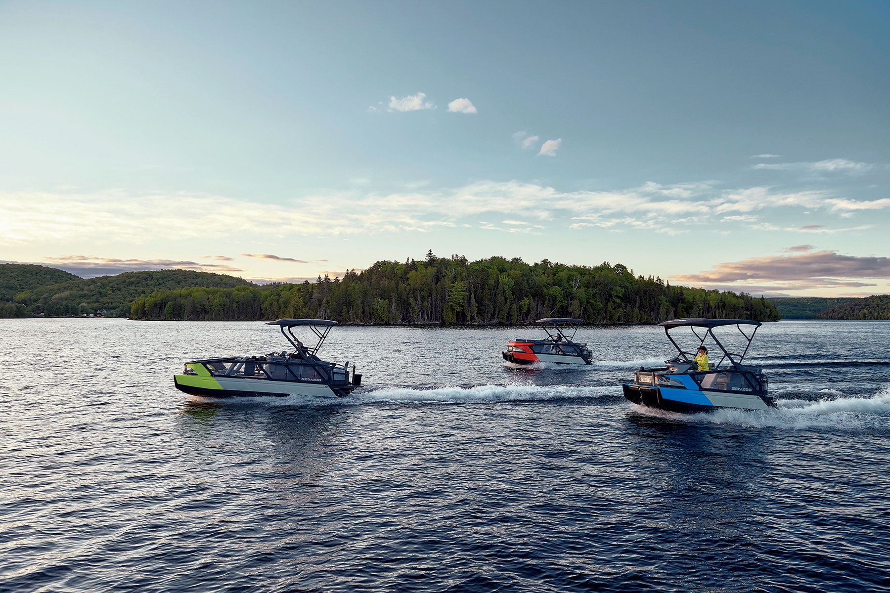 1_2022-Sea-Doo-Switch-Family2 1_2022-Sea-Doo-Switch-Family2