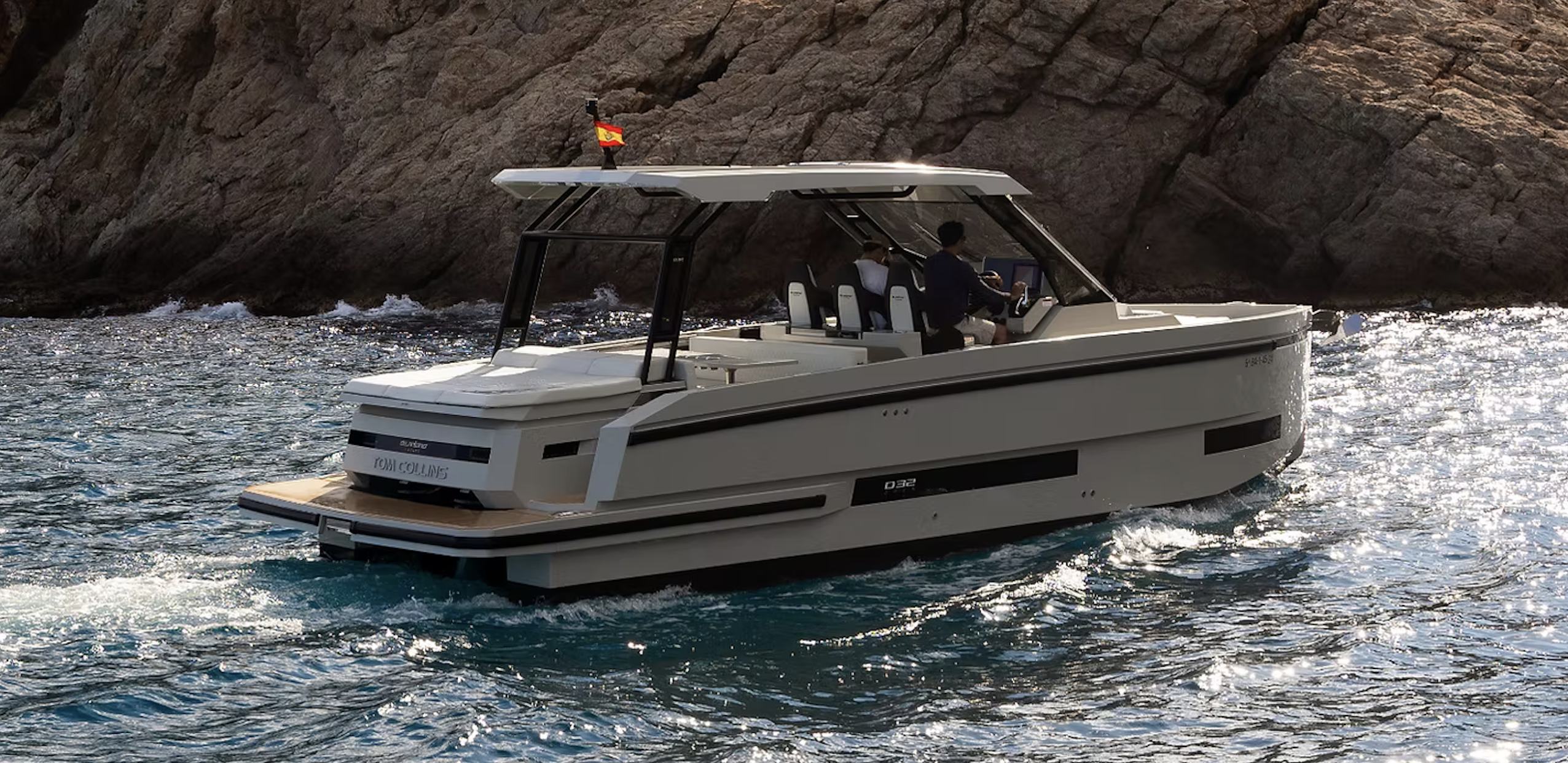 PHOTO COURTESY DE ANTONIO YACHTS