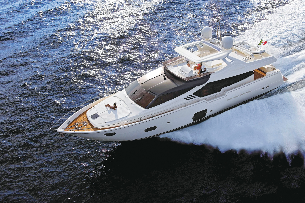 MW201203_Ferretti_780
