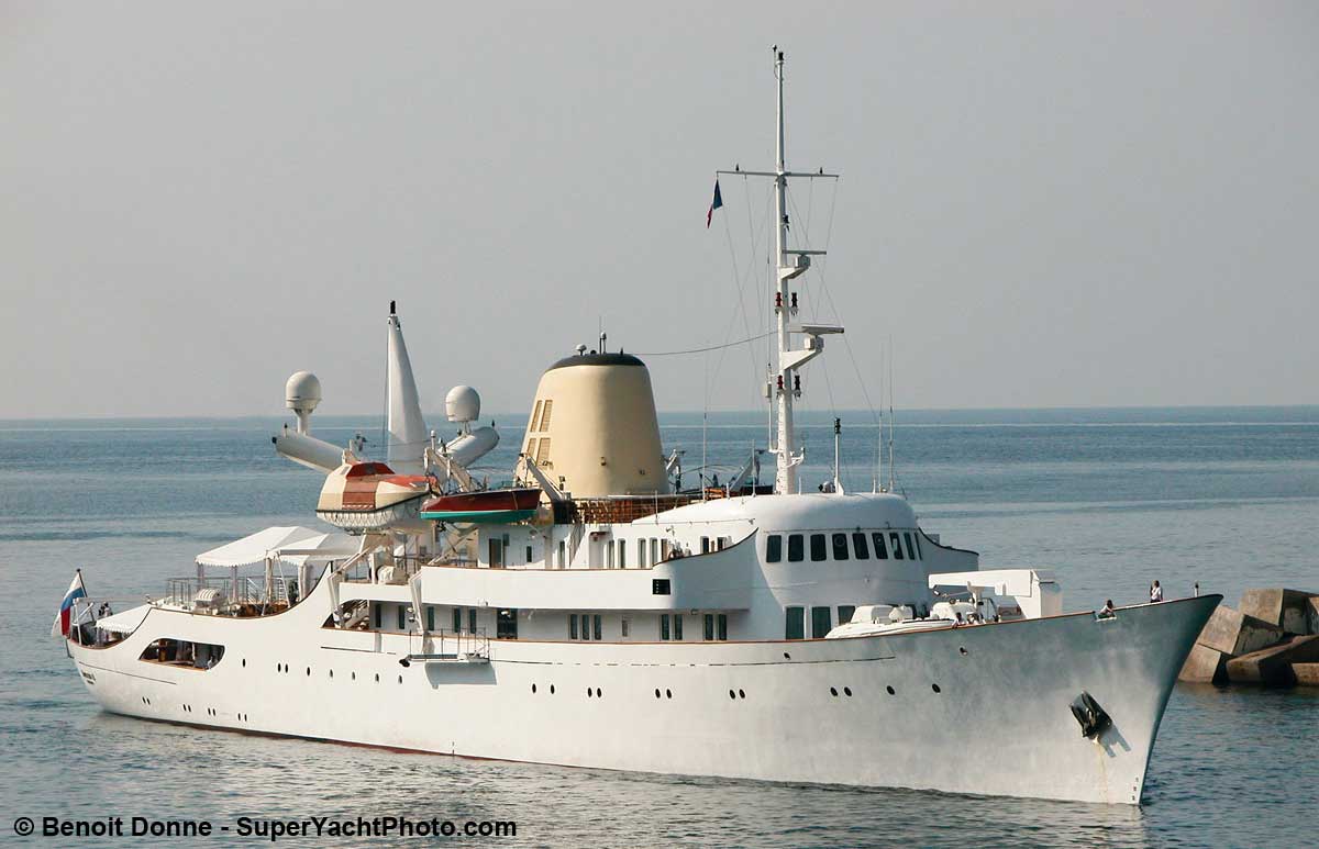 ChristinaO-Benoit-Donne-SuperYachtPhoto ChristinaO-Benoit-Donne-SuperYachtPhoto