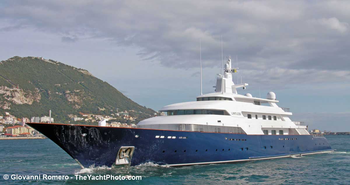 Limitless-GiovanniRomero-theyachtphoto Limitless-GiovanniRomero-theyachtphoto