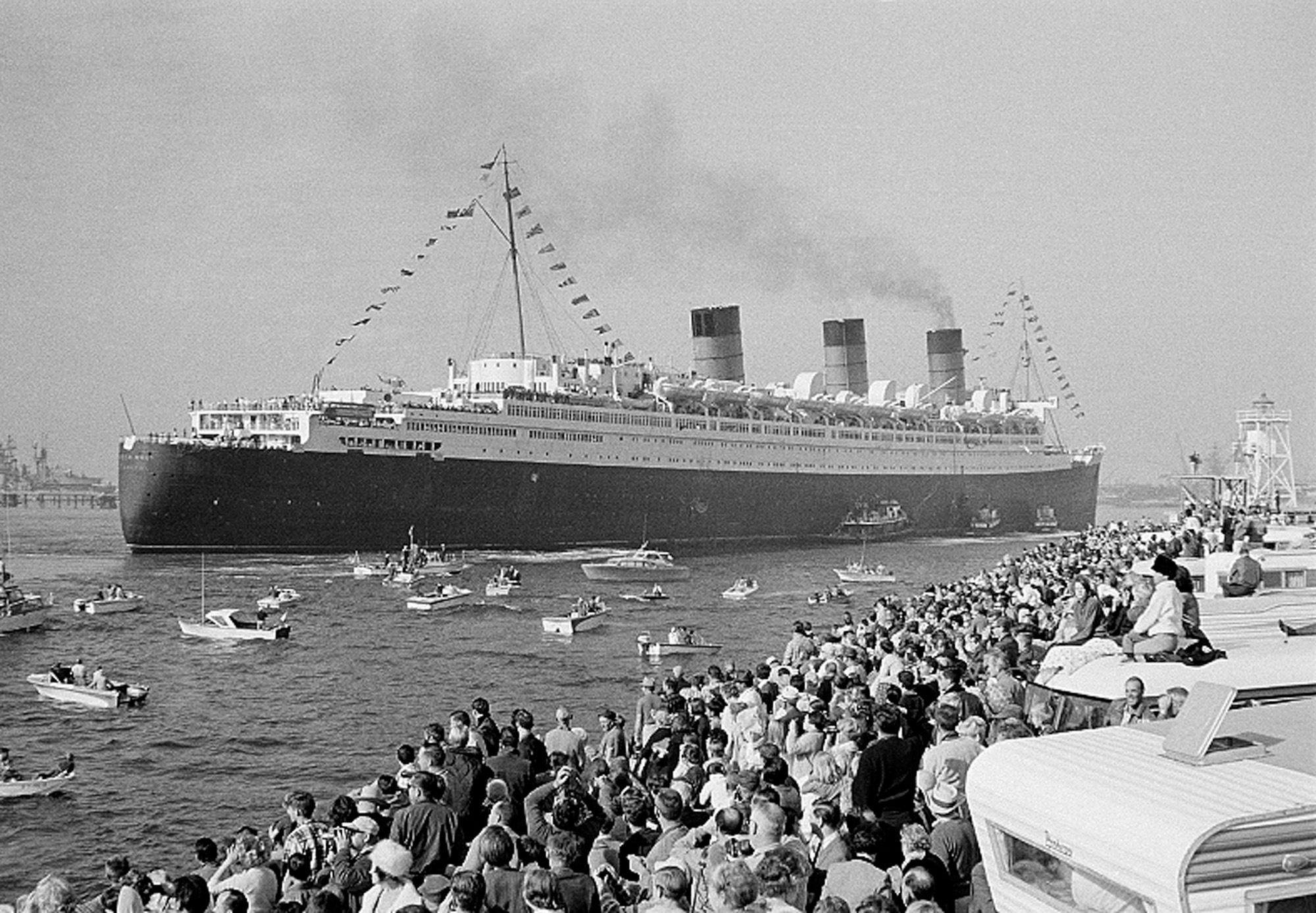 1209_nws_lpt-l-queenmary368-1_web 1209_nws_lpt-l-queenmary368-1_web