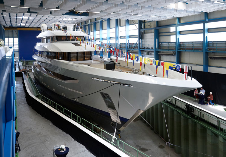 feadship_joy_launched_010-2x750