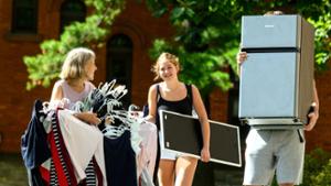 Celia Goldsmith &rsquo;30 and her mom, Lisa, move into South Hall