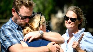 Georgia Nichols &rsquo;30 says goodbye to her parents.