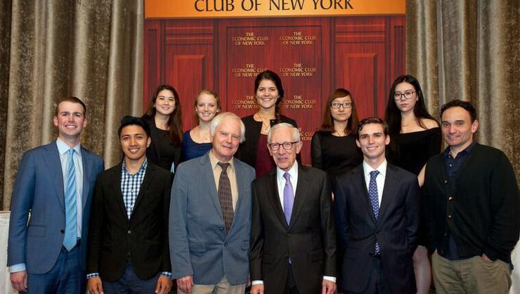 New York City Program students with Professor Derek Jones, Vice Chair of the Federal Reserve Stanley Fischer (front row, center right) and alumni Austin Engros ’15 and Bobby Spatz ’90.