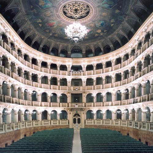 Candida Höfer. Teatro Comunale di Bologna I, 2006