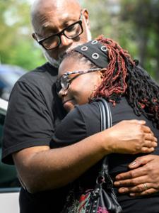 Faith Price &rsquo;30 says goodbye to her dad, Robert.