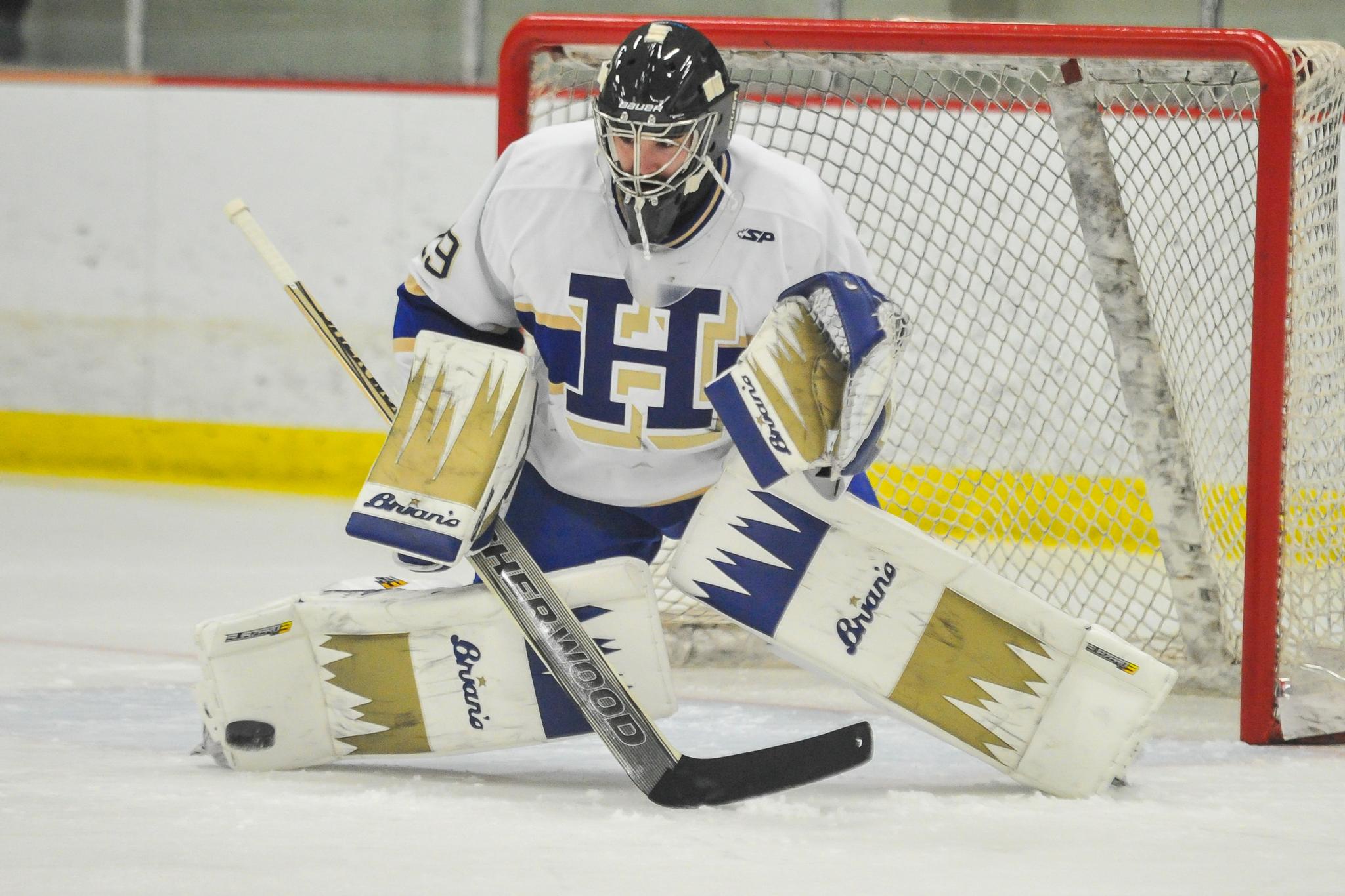 Goalie Evan Buitenhuis '18 Is DIII Player of the Year News