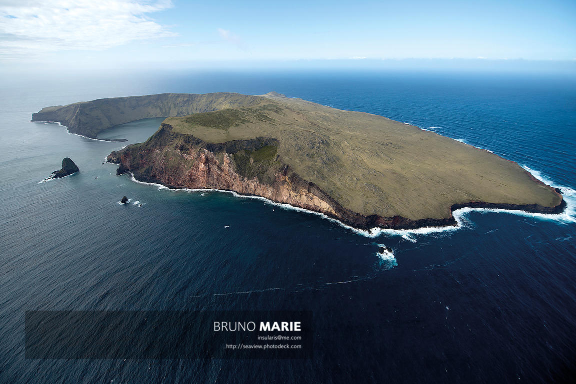 Bruno MARIE Photographer SaintPaul subantarctic island