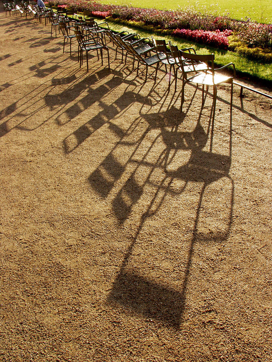 Photothèque Arnaud Frich | Chaises du jardin du Luxembourg, Paris