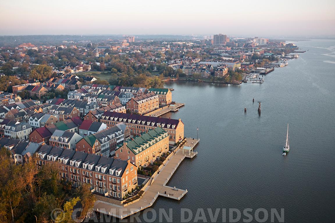 Aerial Stock Aerial photograph of Ford's Landing in Alexandria, Virginia