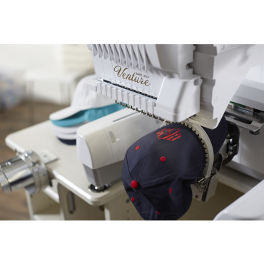 CDL Hand Stitched Mini Basket チャーム付き CDL Hand Stitched Mini Basket チャーム付き