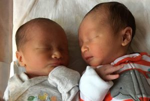 Newborn twins whose mother didn't experience morning sickness