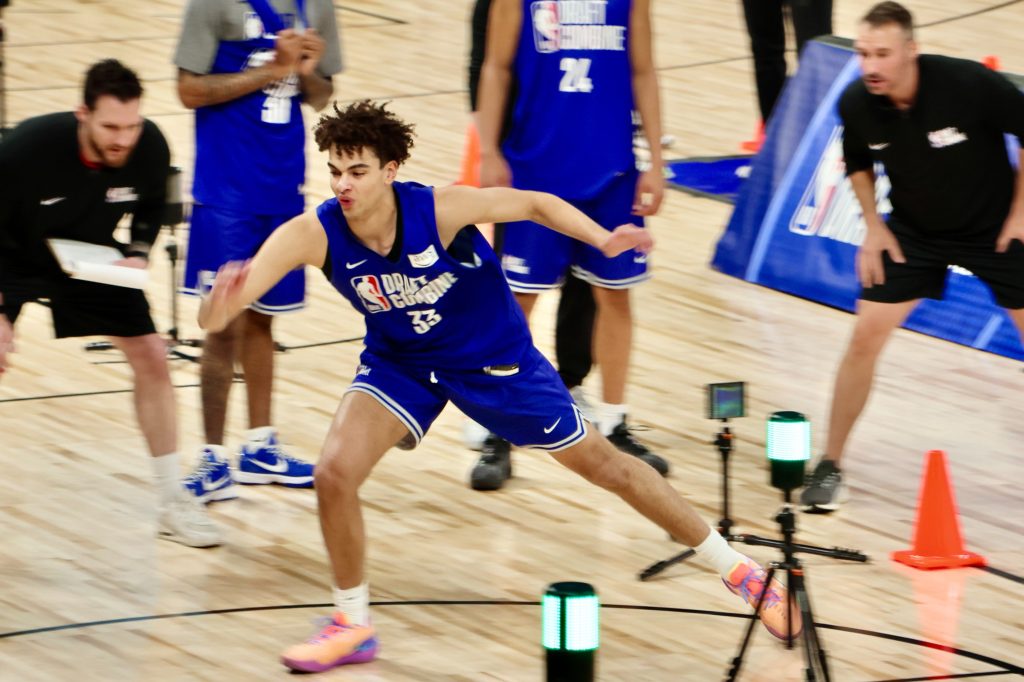 Νεαρός μπασκετμπολίστας στο ΝΒΑ Draft Combine