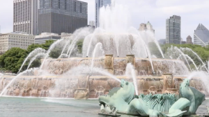 Buckingham Fountain, with Chicago skyline in background.