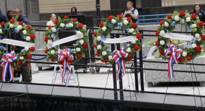Wreaths honor veterans and Gold Star families in Chicago.