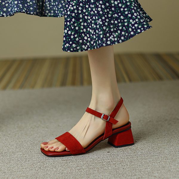 Women's Chunky Heel Vintage Leather Word Buckle Sandals - Image 7