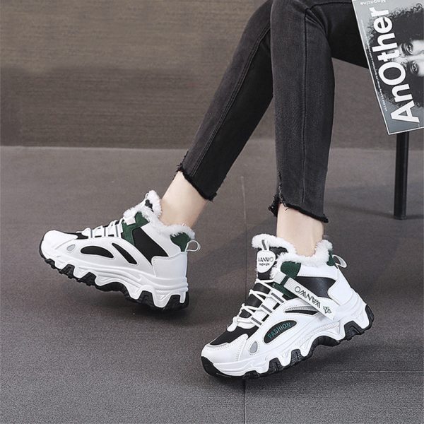 Fashion Black White Lace-up Sneakers Winter Warm All-match Plush Shoes Women Plus Velvet Fleece Flat High-top Sports Shoes - Image 2