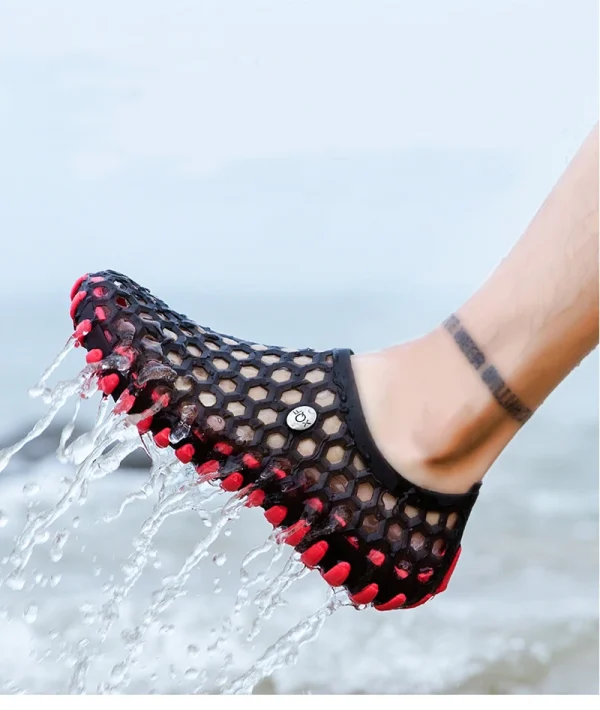2025 Summer Unisex Sandals Clogs Garden Shoes Women New Light Slip-on Jelly Shoes Slippers Men Beach Water Shoe Soft Flats