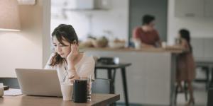 What is the Best Small Business To Start and Run From Home? woman-working-on-home-based-small-business
