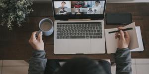 Managing a remote team: tips shared by entrepreneurs thriving during the pandemic. effective-remote-team-working