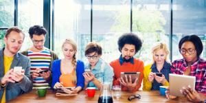 Website or Social Networks? people using mobile devices