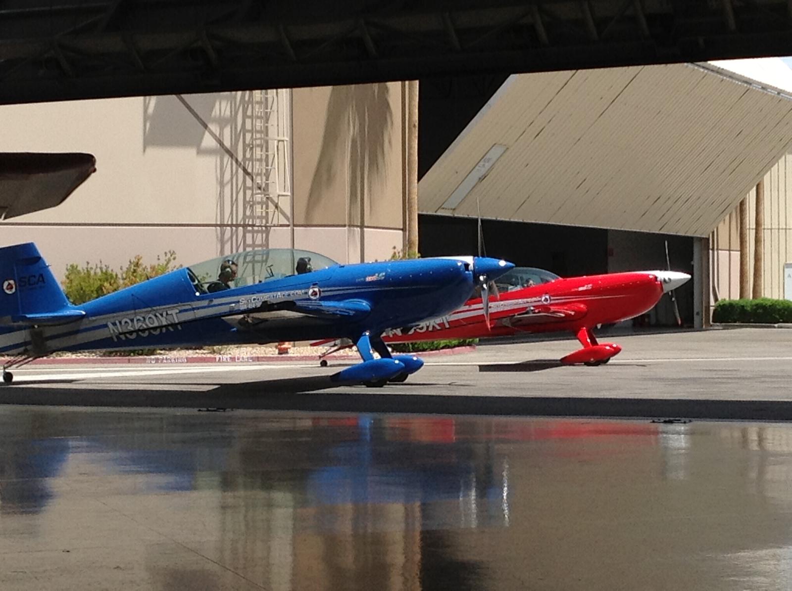 KHNDKHND Aerobatic training Las Vegas, Top Gun ; loops