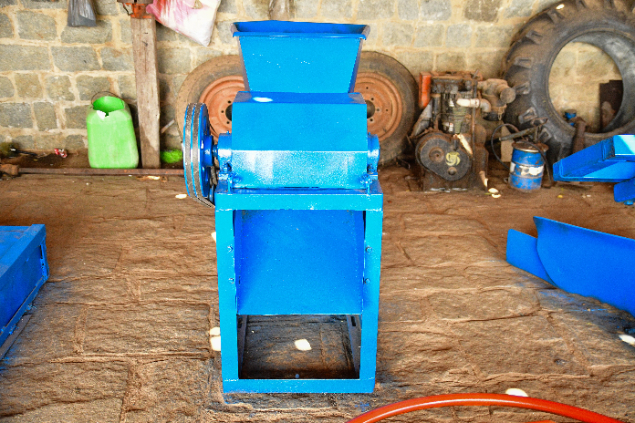 LOTE 02 - MOEDOR/TRITURADOR DE GRÃOS