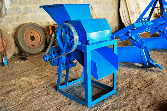 LOTE 02 - MOEDOR/TRITURADOR DE GRÃOS