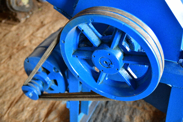 LOTE 02 - MOEDOR/TRITURADOR DE GRÃOS