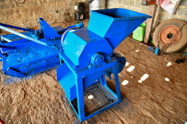 LOTE 02 - MOEDOR/TRITURADOR DE GRÃOS