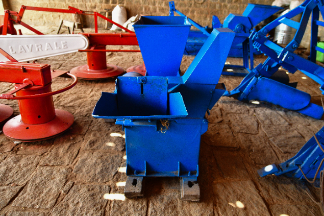 LOTE 04 - TRITURADOR/CAPIM PALMA LABOREMUS