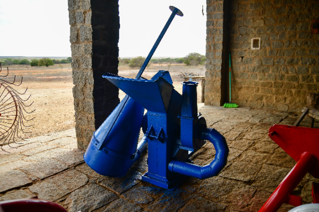 LOTE 05 - PICADOR/TRITURADOR FORRAGEIRO/MULTI SAÍDAS