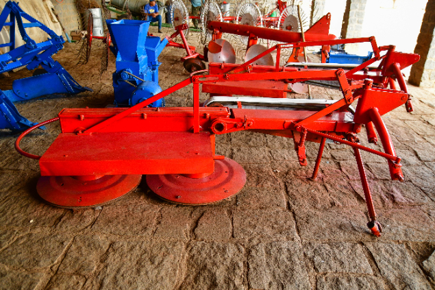 LOTE 07 - SEGADEIRA DE DISCOS LAVRALE - 2 DISCOS