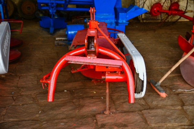 LOTE 08 - SEGADEIRA DE DISCOS LAVRALE - 2 DISCOS