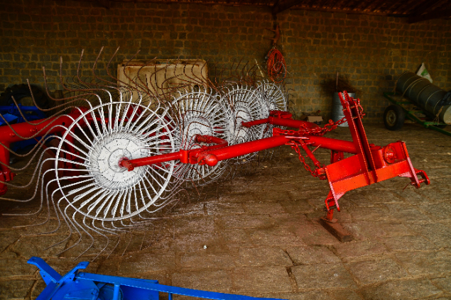 LOTE 10 - ANCINHO ENLEIRADOR 4 DISCOS