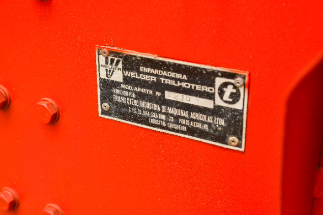 LOTE 12A - ENFARDADEIRA PARA FENOS QUADRADOS