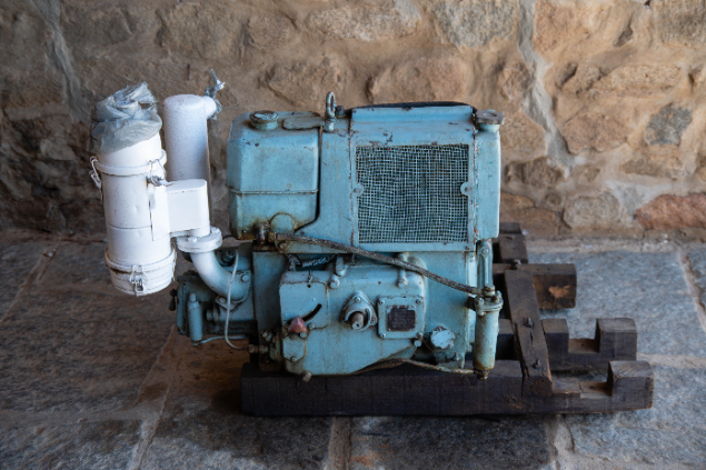 LOTE 17 - MOTOR ESTACIONÁRIO EM FUNCIONAMENTO