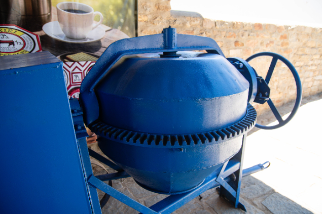 LOTE 18 - BETORNEIRA ELÉTRICA / MOTOR TRIFÁSICO