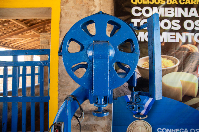 LOTE 19 - SERRA FITA VERTICAL / MOTOR TRIFÁSICO