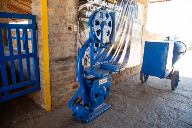 LOTE 19 - SERRA FITA VERTICAL / MOTOR TRIFÁSICO