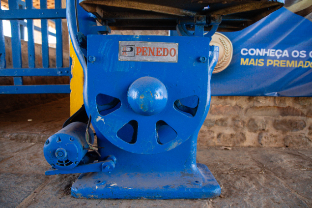 LOTE 19 - SERRA FITA VERTICAL / MOTOR TRIFÁSICO