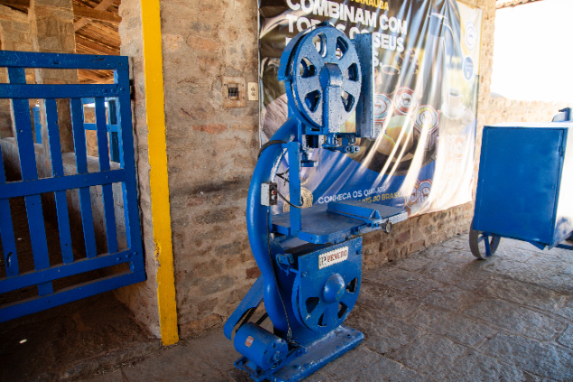 LOTE 19 - SERRA FITA VERTICAL / MOTOR TRIFÁSICO