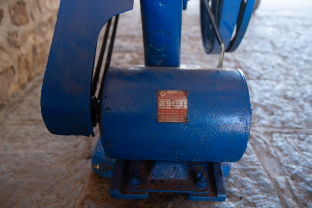 LOTE 19 - SERRA FITA VERTICAL / MOTOR TRIFÁSICO