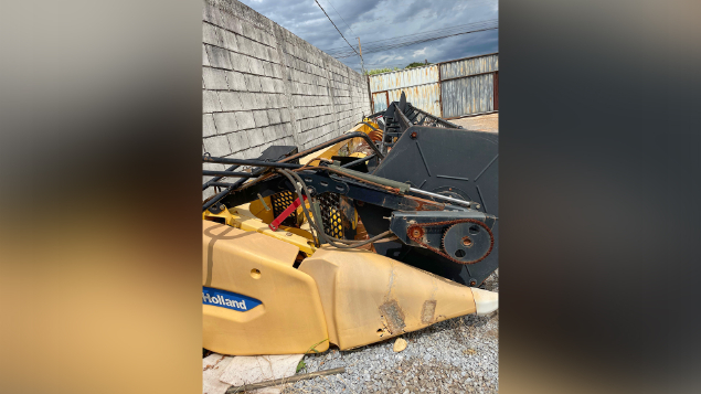 LOTE 040 - COLHEITADEIRA NEW HOLLAND MODELO CR9060 ANO 2013